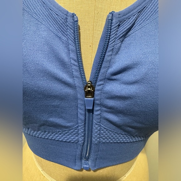 EUC Vina XL sports bra with light padding - Picture 2 of 10